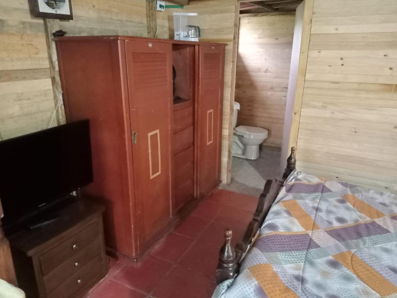 Гостьовий будинок Hospedaje Y Zona De Camping Pistacho Вілья-де-Лейва Екстер'єр фото